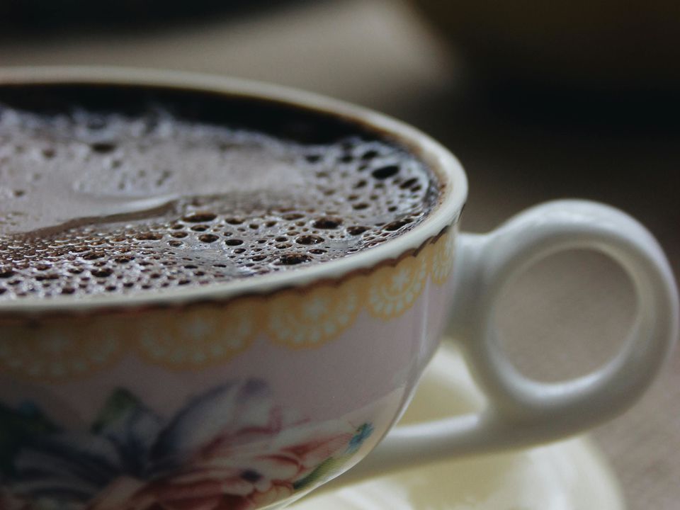 Чому ранішня кава корисна для здоров'я, розповіли лікарі. Кава не лише підбадьорює.