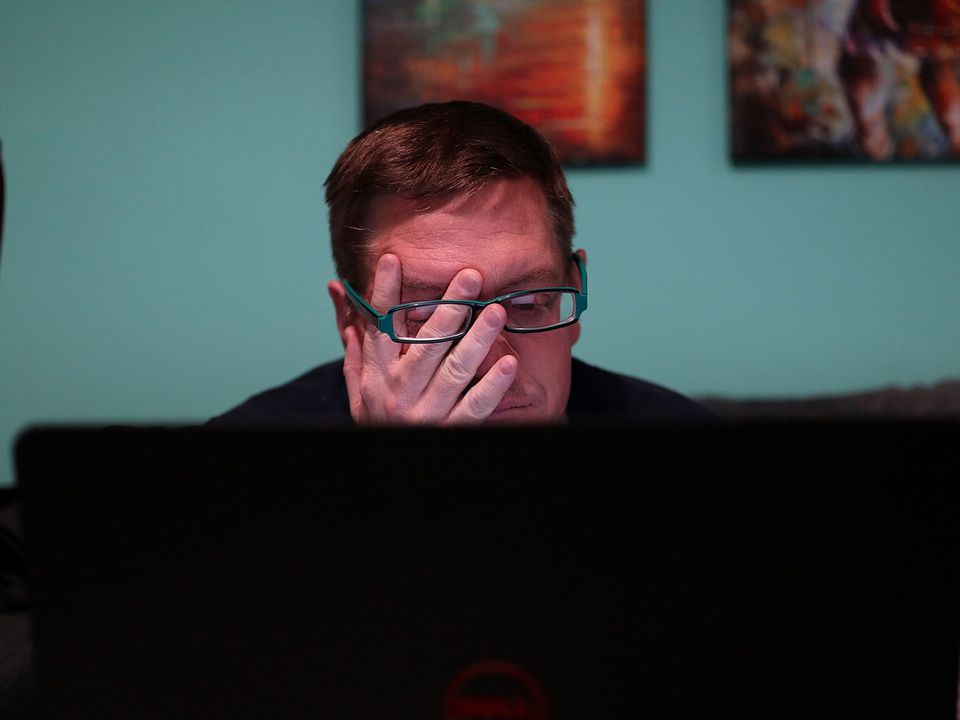 "Набридло ходити на роботу?": Розповідаю про підводні камені роботи вдома. Не все так солодко.