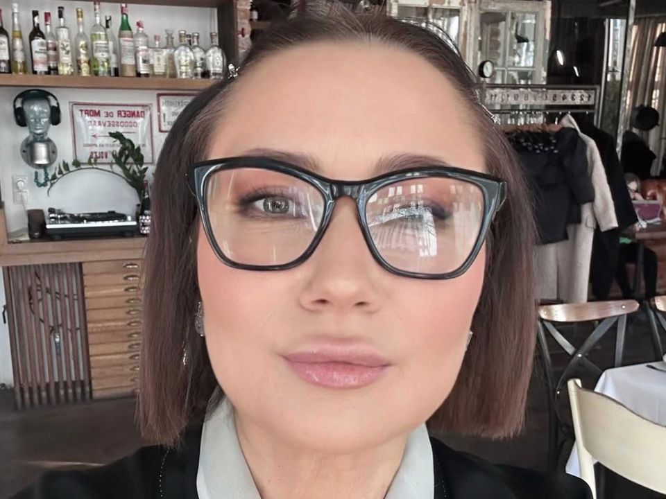 Продюсерка Олена Мозгова опублікувала в соцмережах знімок із молодшою дочкою, назвавши її мавкою. Мозгова – мати трьох доньок від такої ж кількості чоловіків.