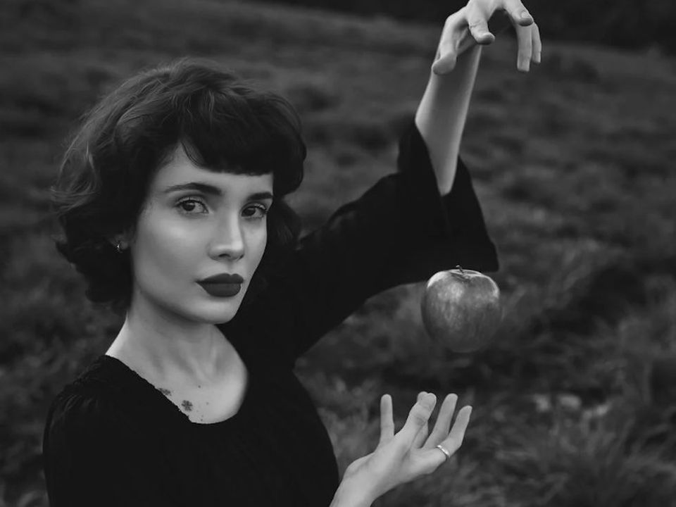 Назвіть свій знак Зодіаку, а ми скажемо, яка ви відьма — захисниця, гармонізатор чи суддя. Зануртеся у світ магії знаків Зодіаку та розкрийте свою силу за допомогою астрології та ритуалів.