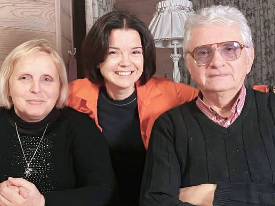 Марічка Падалко, з нагоди 50-річчя шлюбу батьків, запостила рідкісне фото з сімейного архіву. Ведуча показала маму і тата в молодості.