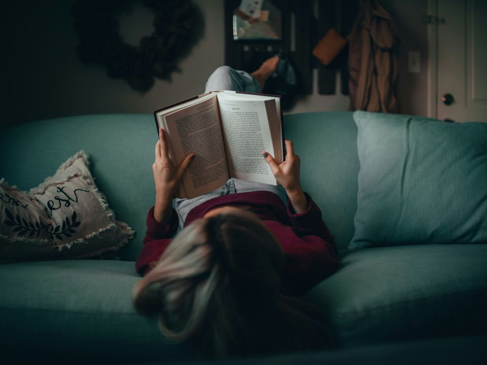 Коли книга закрита, але герої залишаються з вами: 3 шедеври Ніколаса Спаркса. Його романи — не просто любовні історії, а справжні уроки мудрості, запаковані в паперові обкладинки.