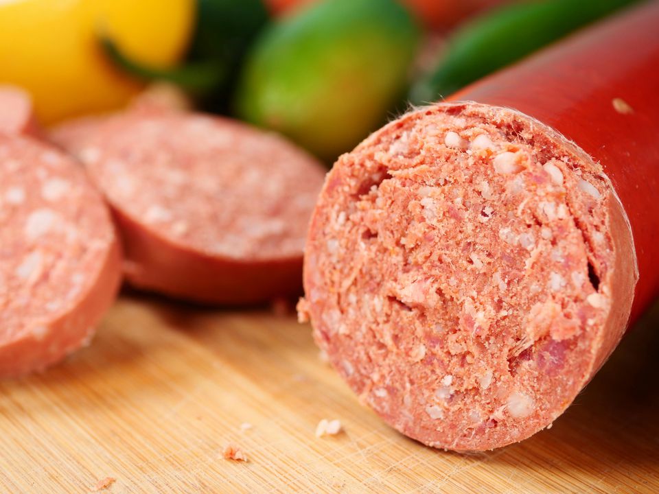 Ознаки, що допоможуть вибрати якісний продукт: ковбасний гід для уважного покупця. Як обрати справжню якість.