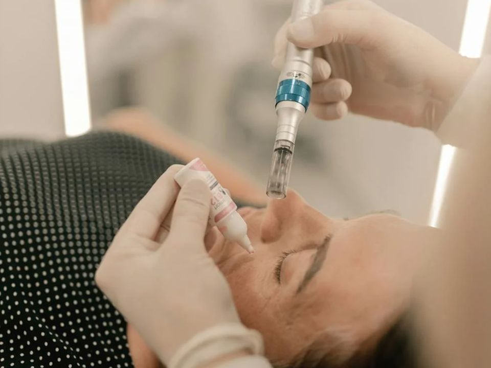 Фракційна мезотерапія: чим вона відрізняється від ін'єкційної — і що обрати?. Які відмінності у цих процедур та яка краще?