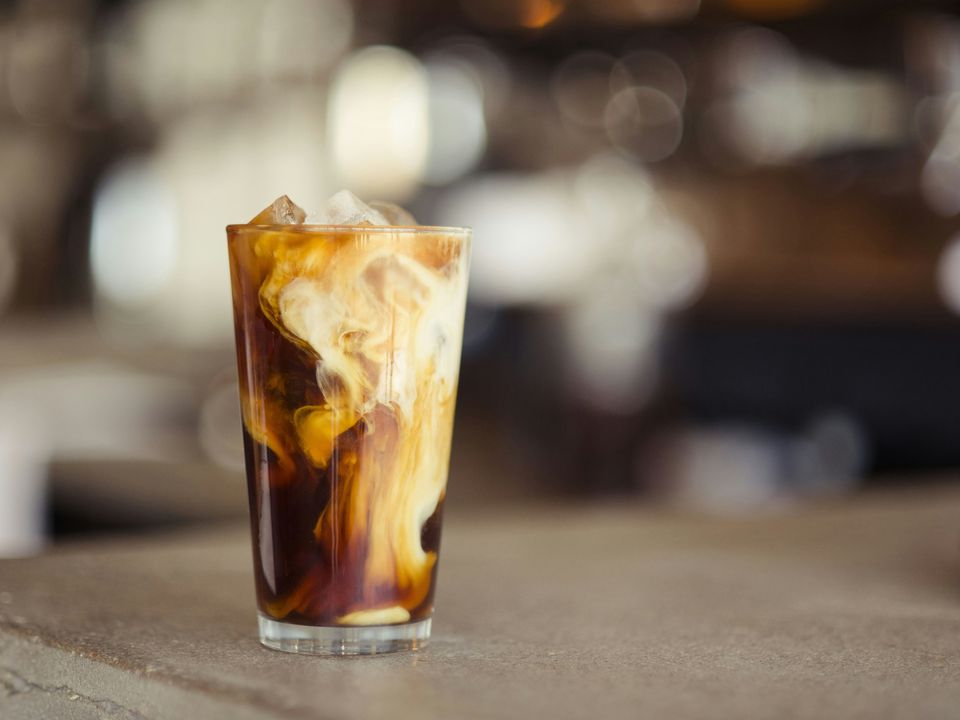 А чи знали ви як готується трендова нині кава cold brew?. Цей напій перевертає наше уявлення про каву.