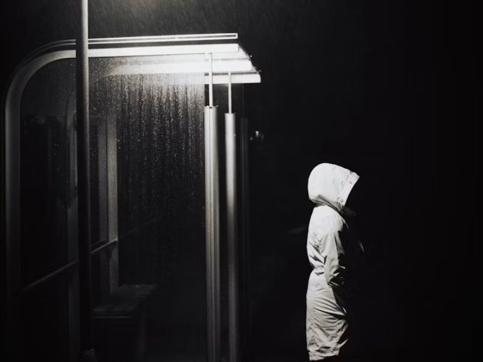 «Синдром невидимки»: чому деяких жінок абсолютно не помічають чоловіки. Не всі жінки користуються популярністю у чоловіків, і справа не лише у зовнішніх даних та розумі.