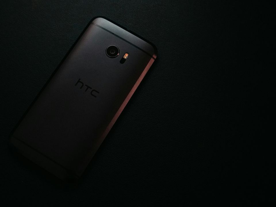 Чому зникли популярні смартфони HTC і що з компанією зараз. Історія краху.