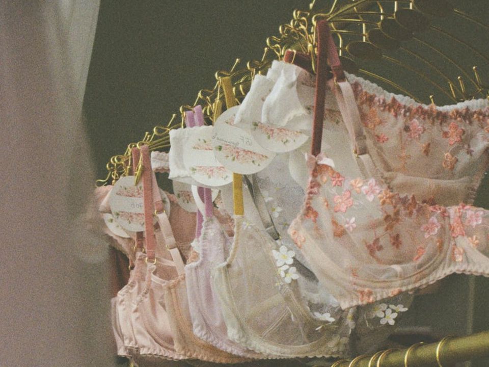 Ці важливі правила у виборі бюстгальтера знають не всі! Через що потім виглядають неохайно. Здавалося б, що може бути простіше, ніж вибрати бюстгальтер?