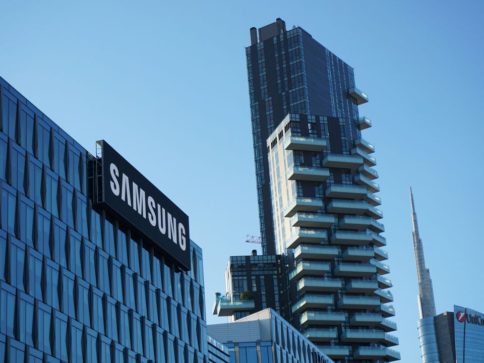 Історія Samsung: як продавець рису та локшини побудував технологічну імперію. Ключові етапи розвитку компанії та важливі події.