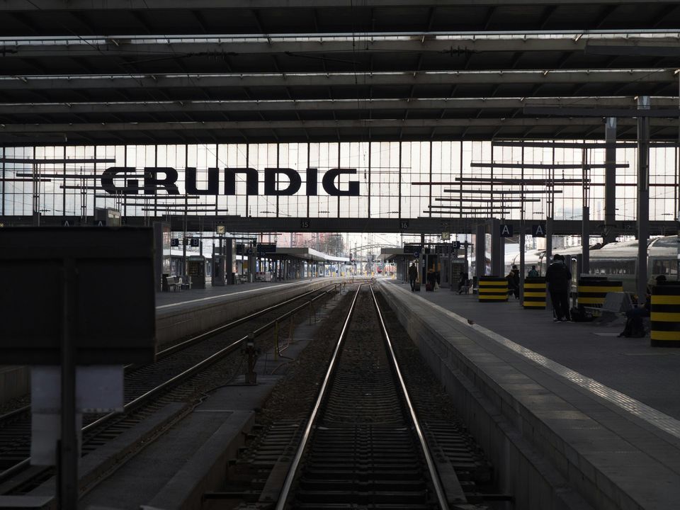 Що сталося з легендарним німецьким брендом Grundig. Історія компанії.