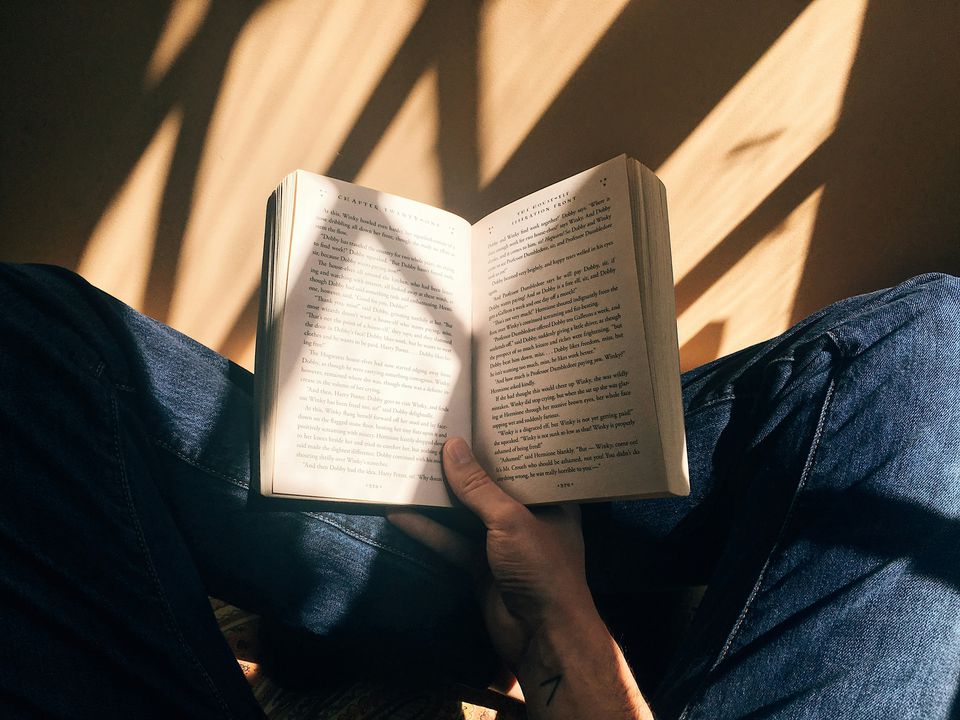 Як правильно читати книги, щоб запам'ятовувати їх?. Поради, які допоможуть покращити запам'ятовування прочитаного.