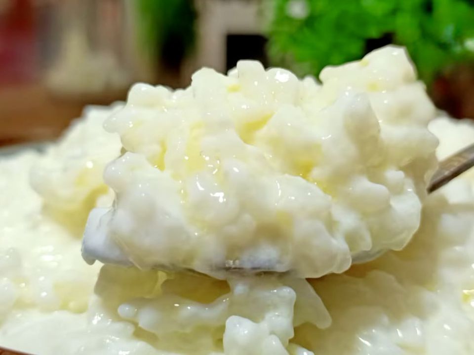 Так варила моя бабуся, тепер так варю і я — найсмачніша рисова каша. Звичайно, нічого особливого в рецепті рисової каші немає. Але все ж поділюся своїм варіантом.