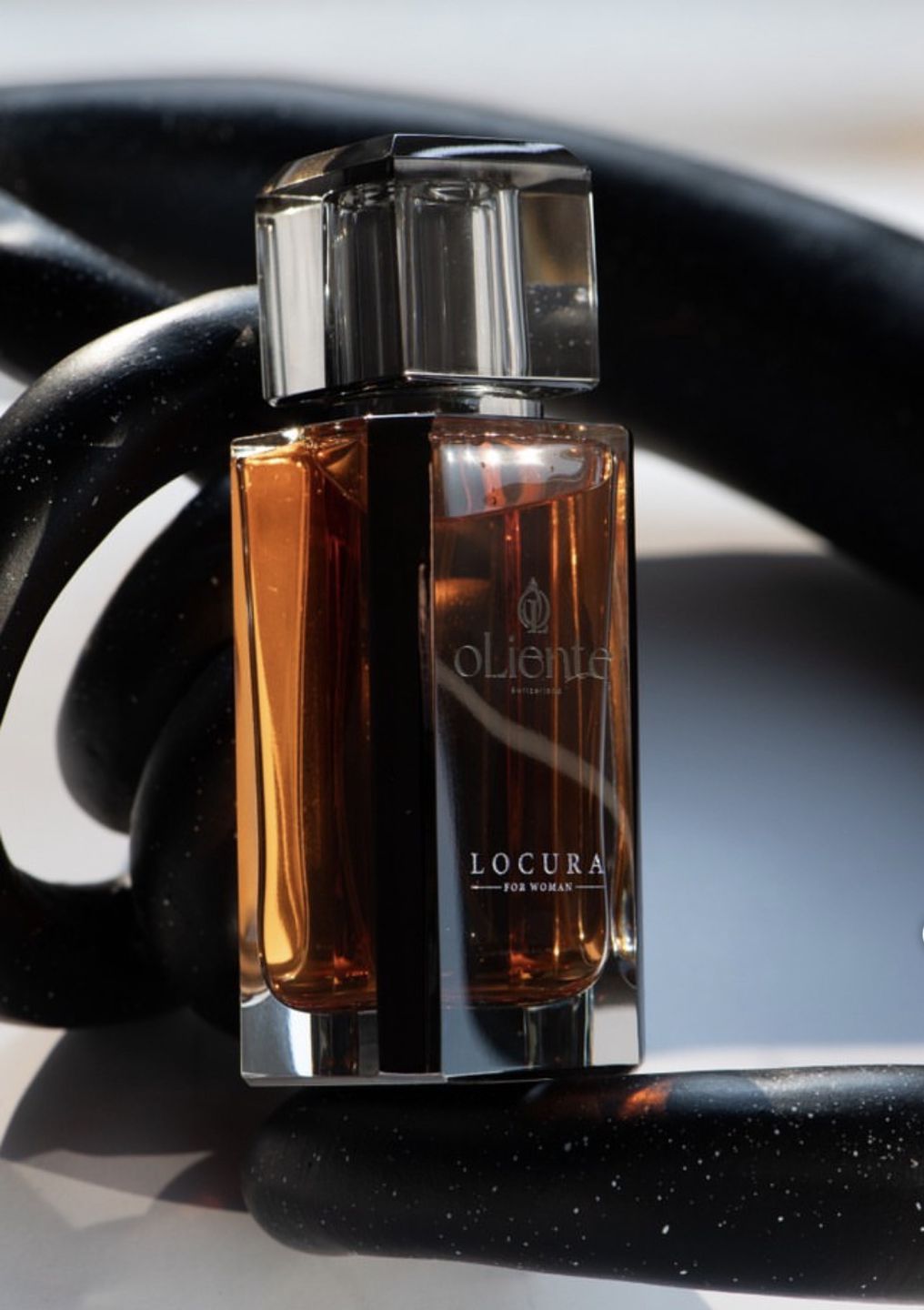 Які ноти краще розкриваються на морозі: 9 ароматів для холодів. Ці аромати не губляться на морозі: навпаки, розкриваються глибше й звучать довше.