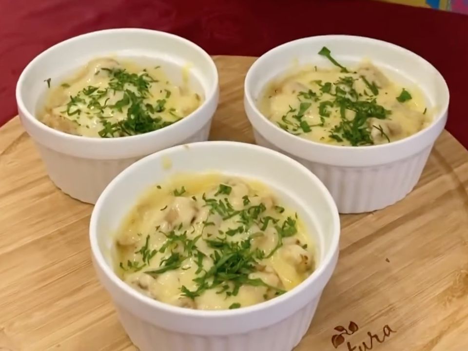 Жульєн без духовки — дуже люблю готувати на вечерю. Смачний і простий рецепт.