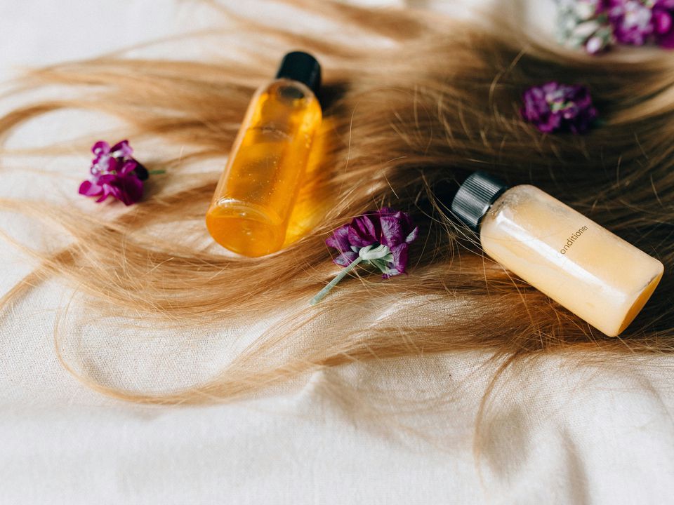 Чому волосся «не звикає» до шампуню і коли справді варто міняти засіб для миття голови. Міф про звикання волосся: звідки він узявся.