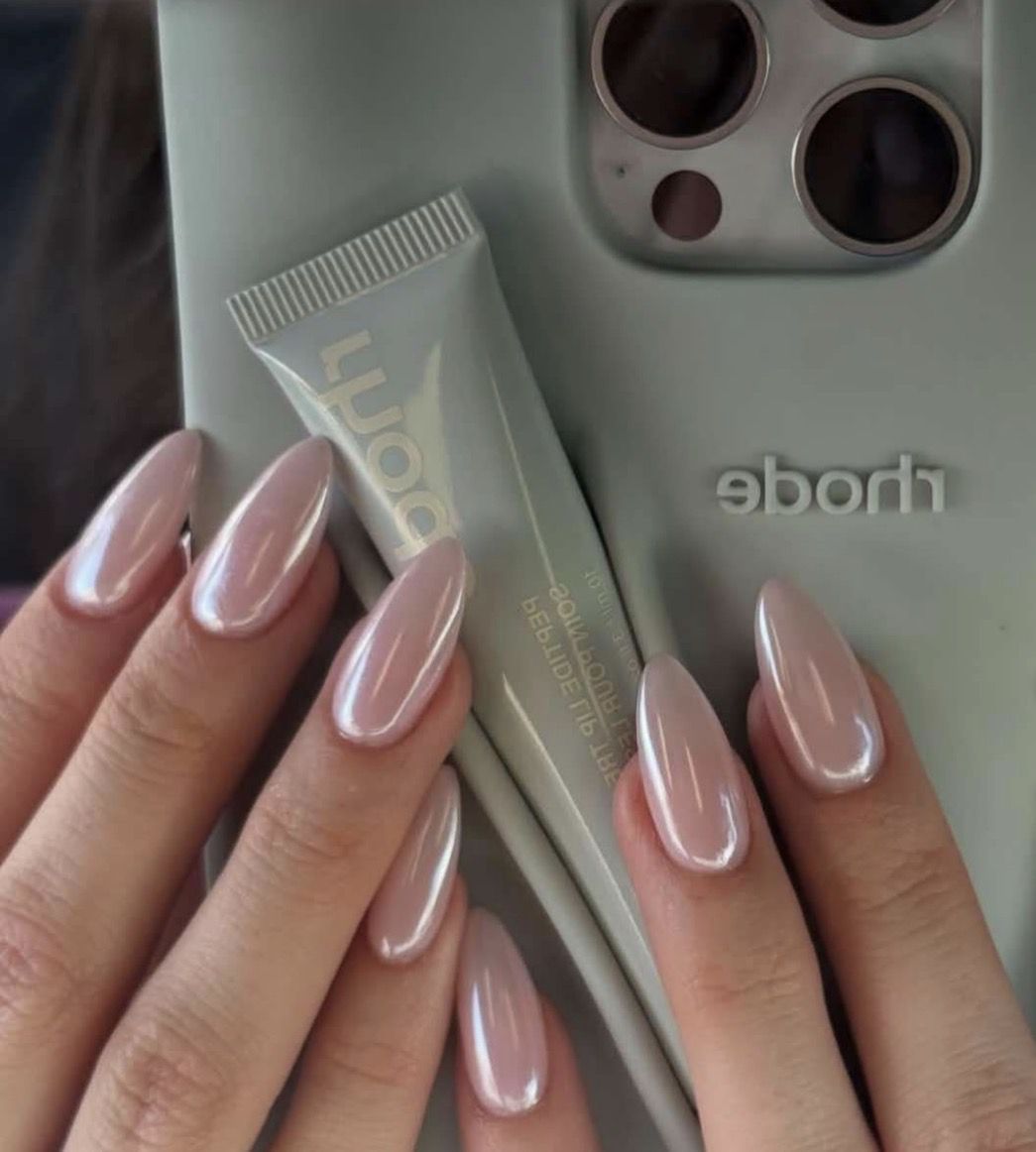 Який манікюр виглядає дорого: варіанти, які легко повторити. Елегантний манікюр — це фінальний штрих, що робить образ по-справжньому завершеним.