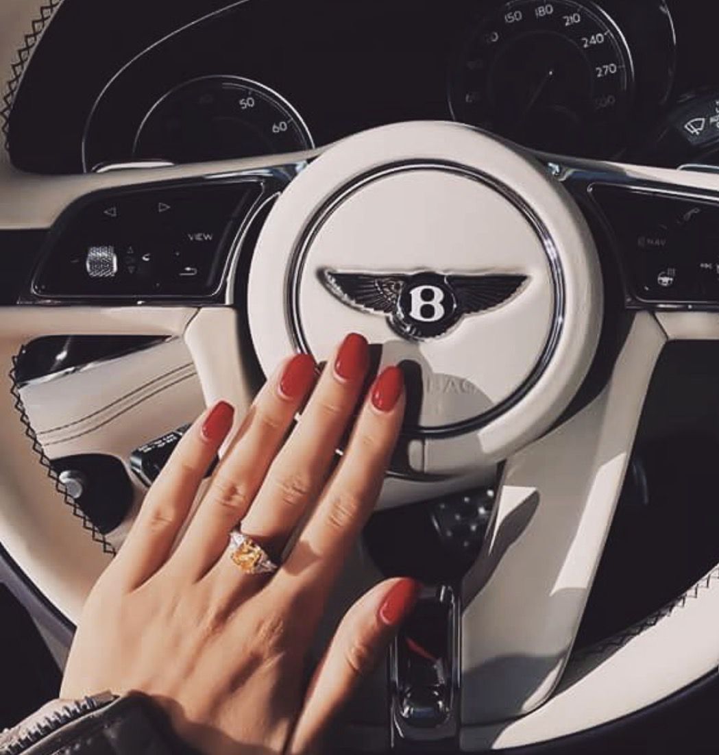 Який манікюр виглядає дорого: варіанти, які легко повторити. Елегантний манікюр — це фінальний штрих, що робить образ по-справжньому завершеним.