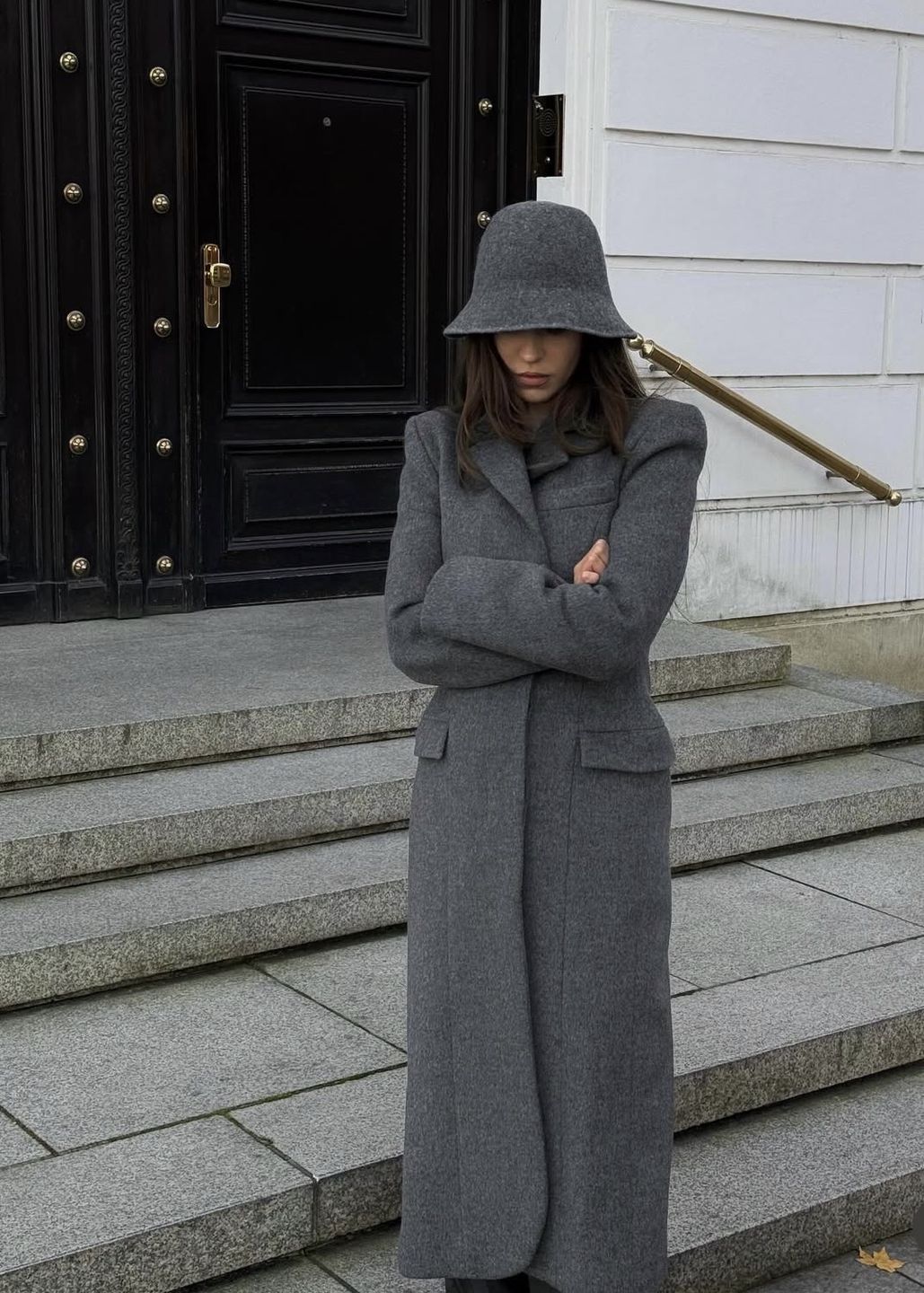 Що таке капелюхи-клош і чому вони знову в тренді. З настанням холодів зазвичай ми дістаємо перевірені шапки-біні та затишні берети.