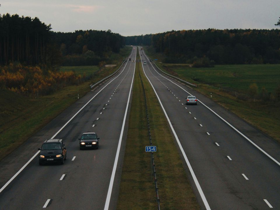 Як на трасі попросити дати дорогу "по-людськи". Неефективні комунікації на дорозі.