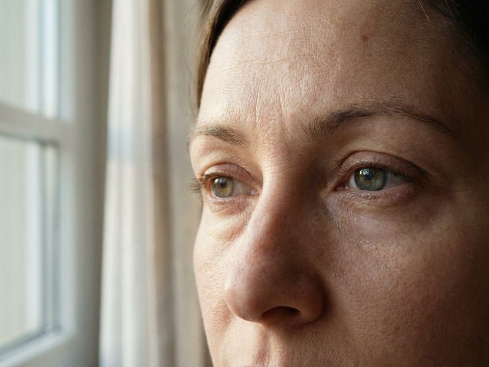 Техніки для зони очей. Як зменшити набряклість та повернути погляду свіжість. Боротьба з набряклістю та м'язовою напругою.