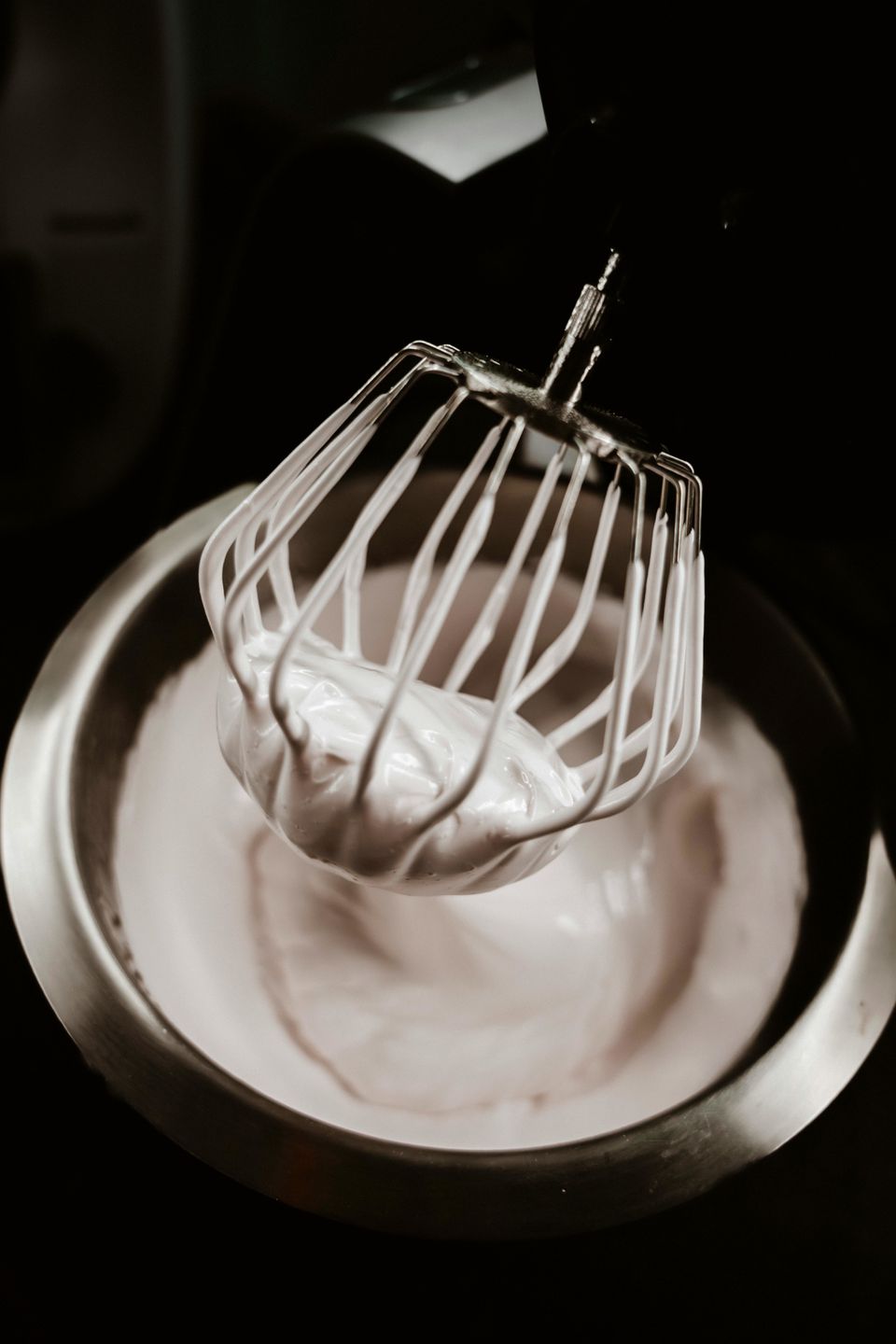 Як зробити так, щоб збиті вершки не опадали. Як же стабілізувати збиті вершки і не дати їм опасти?