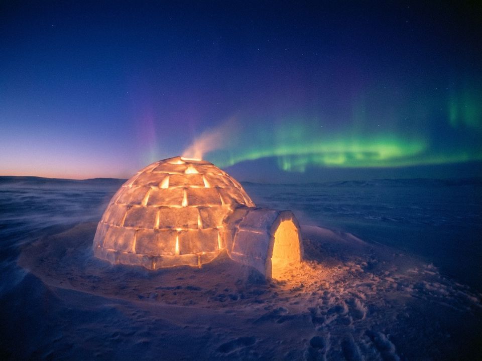 Чому іглу ескімосів не тануть, хоча всередині тепло?. Іглу — традиційне житло інуїтів (ескімосів), виготовлене зі снігу.