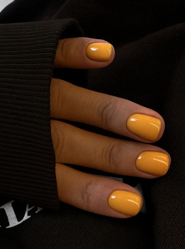 Манікюр на Новий рік 2026: головні кольори та ідеї сезону. Від яскраво-червоного до холодного зеленого — колір манікюру 2026 року втілює енергію та стриману елегантність прийдешнього року.