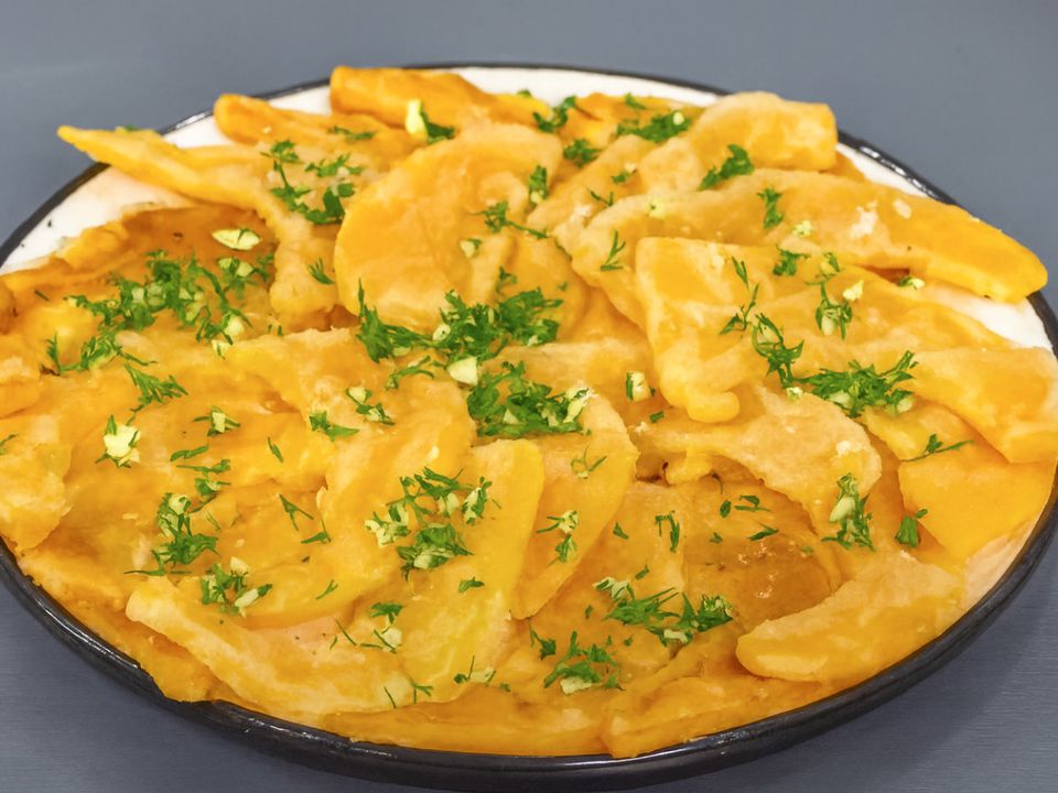 Готую гарбуз так, що ніхто не може вгадати, що це. Коли пригощаю знайомих — дивуються: на гарбуз не схоже і смачно.