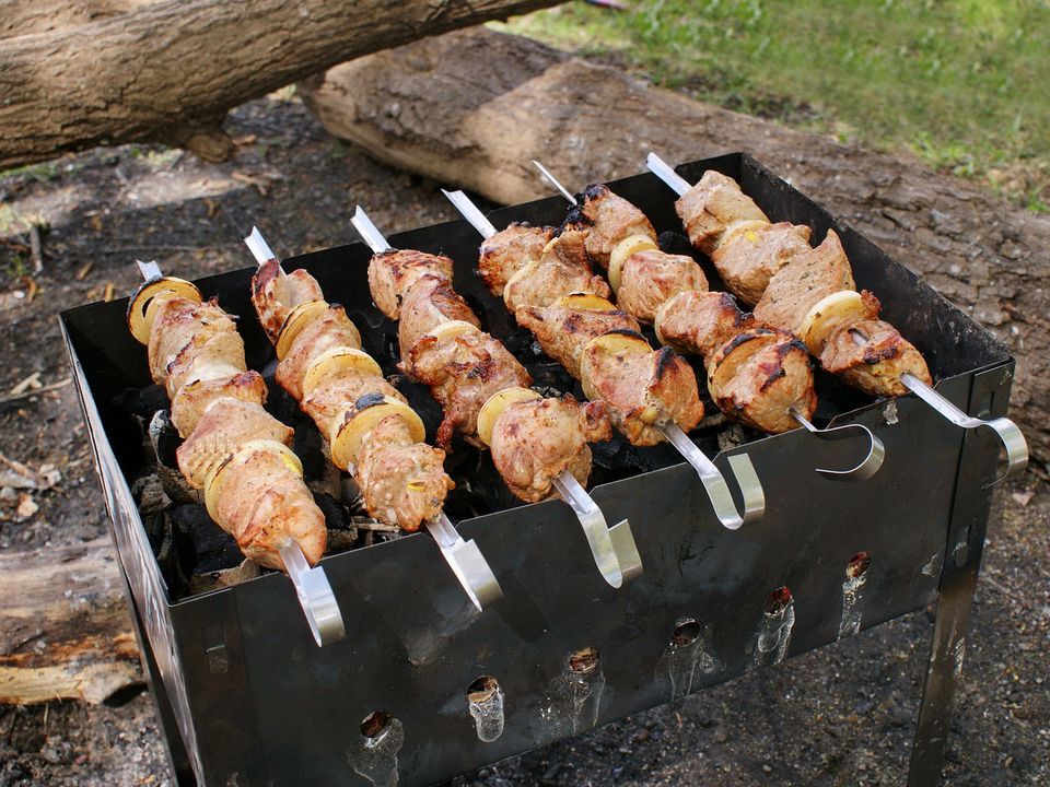 Чому прогоряє мангал? Річ не в товщині металу. Прості правила.