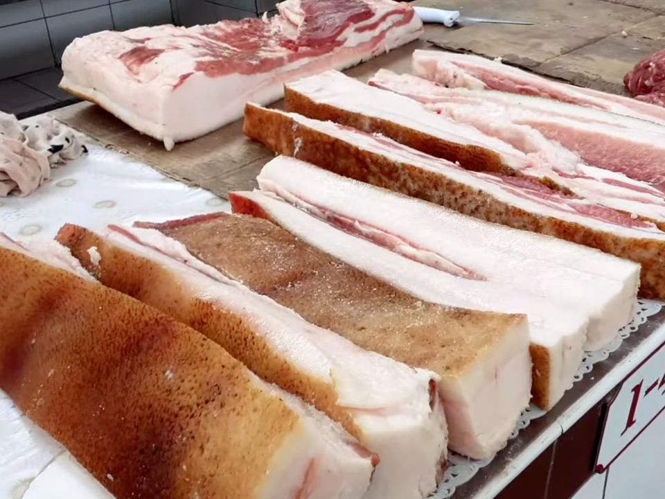 Як вибрати смачне сало: поради досвідченої господині. Сьогодні я запрошую вас піти зі мною на ринок — будемо вибирати сало!