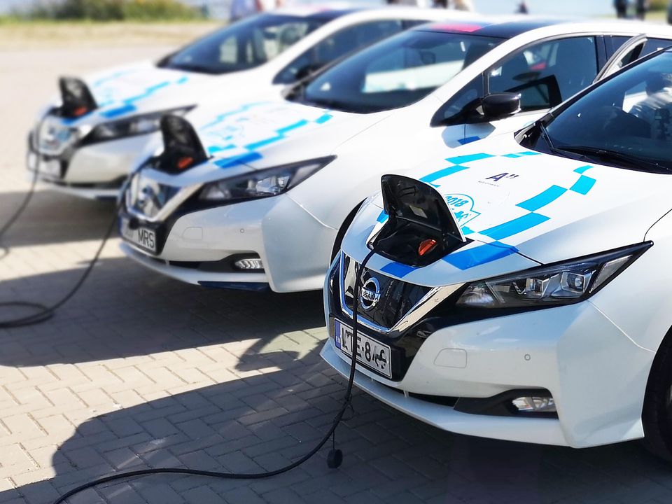 Втрати при зарядці електромобіля від домашньої розетки. Порахував і розповідаю.