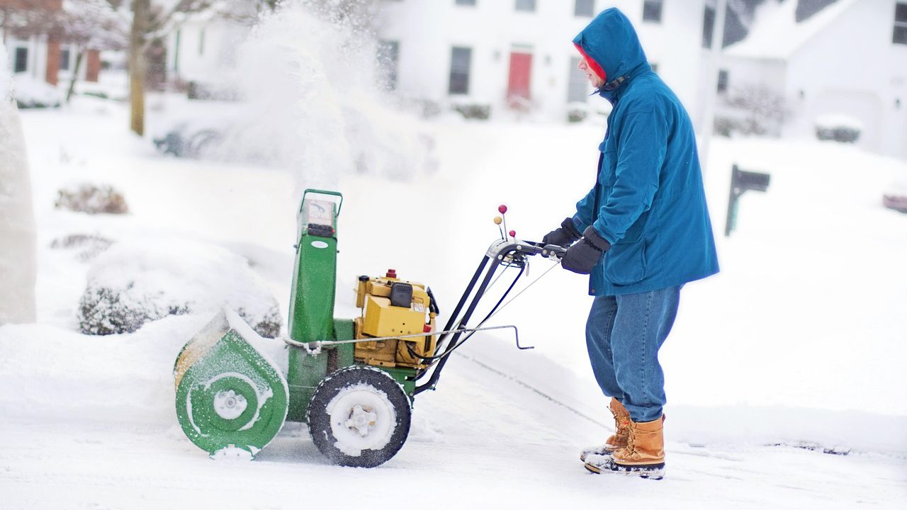 "Шкода, що я раніше не дізнався": Чому я зараз ні за що б не купив снігоприбирач. Плюси та мінуси.