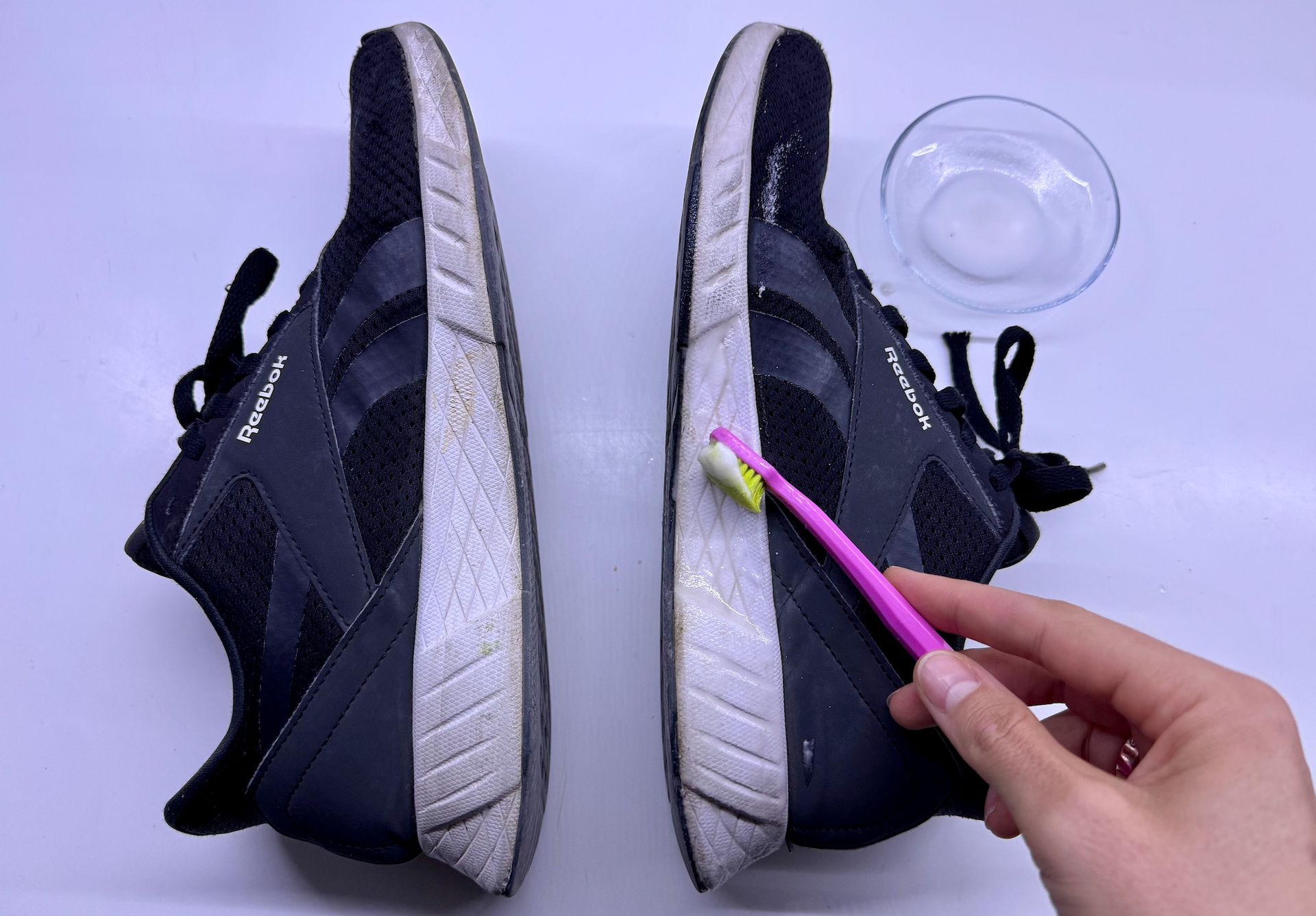 Відбілювання білої підошви