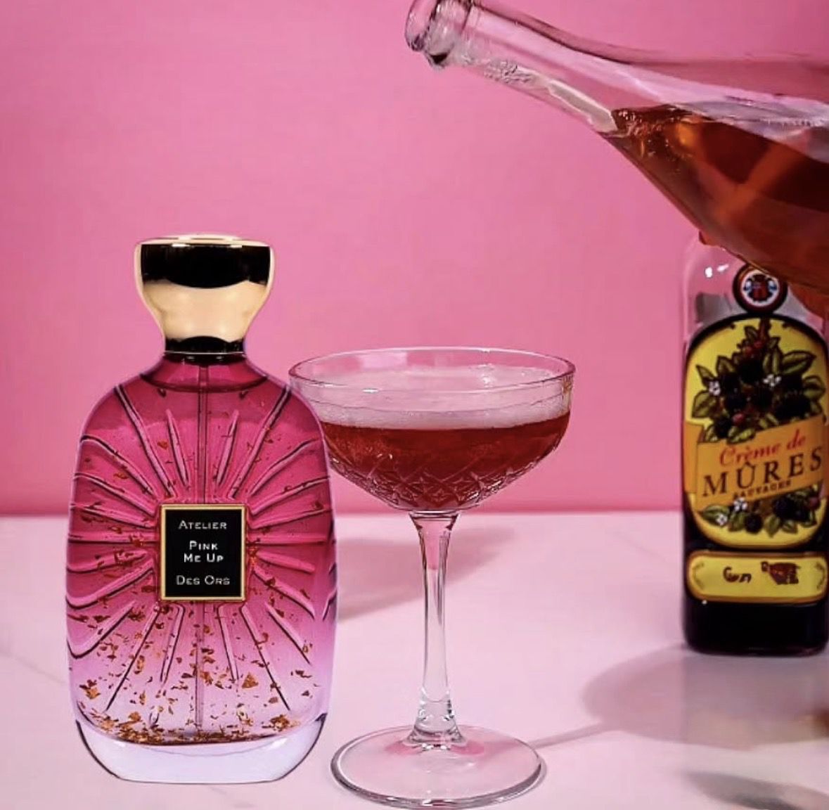 Жіночі парфуми Atelier Des Ors Pink Me Up — святковий новорічний аромат із нотками шампанського та магії.