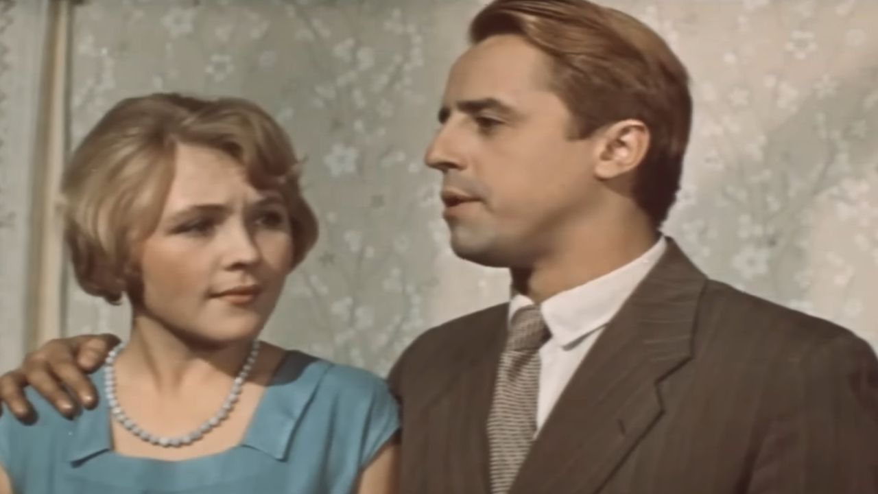 Молода пара в ретро-стилі минулого століття.