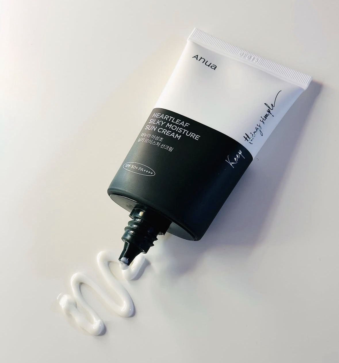 Жодних білих масок і масляних млинців: 5 дуже комфортних SPF-кремів до 1000 гривень