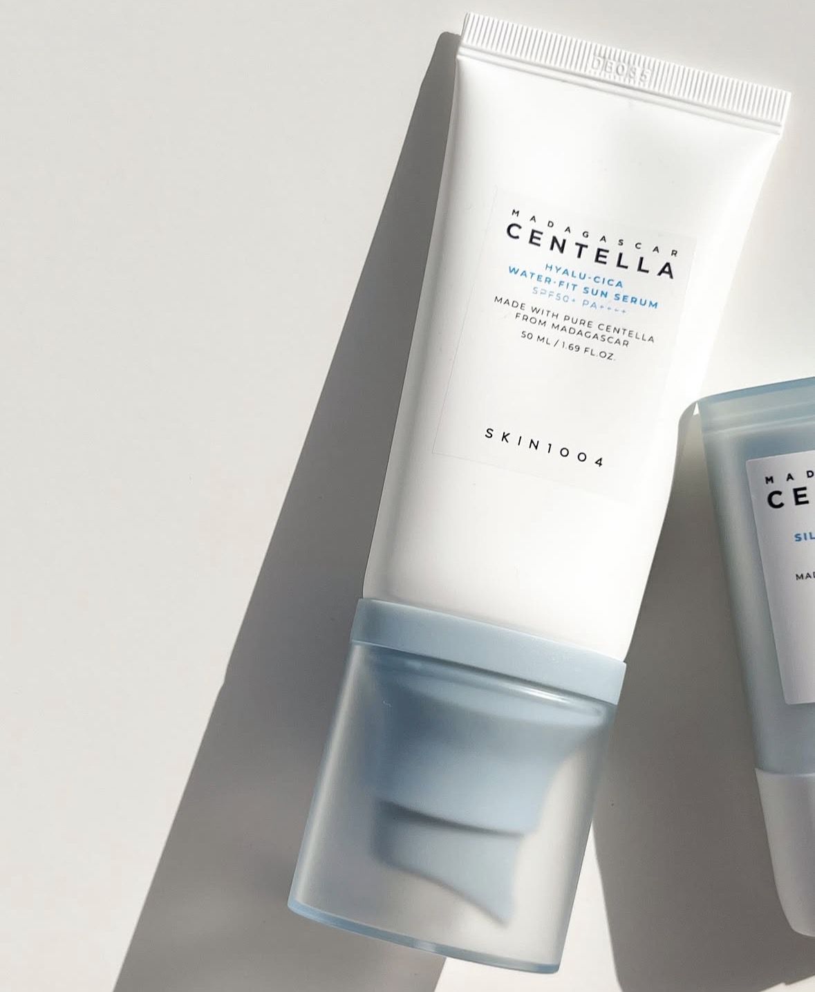 Жодних білих масок і масляних млинців: 5 дуже комфортних SPF-кремів до 1000 гривень