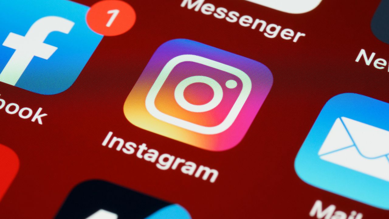 Instagram вирішив боротися з тими, хто паразитує на чужому контенті