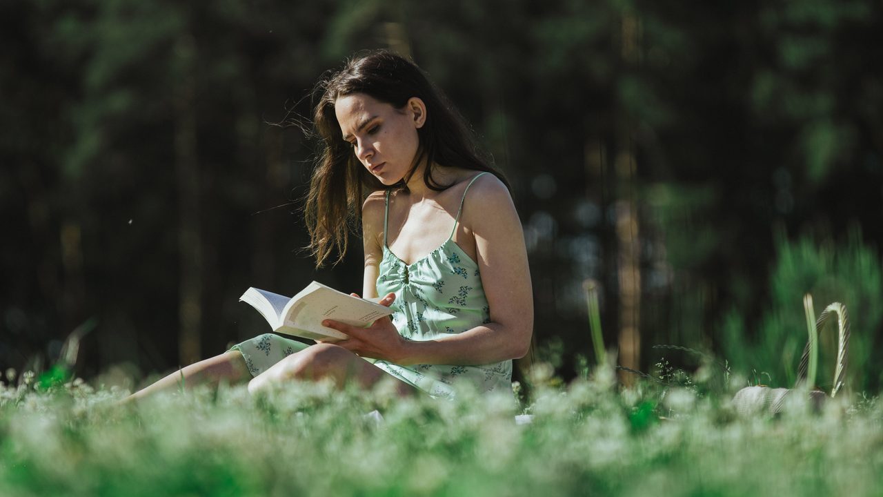 Що читати влітку? Добірка книг зі смаком літа!