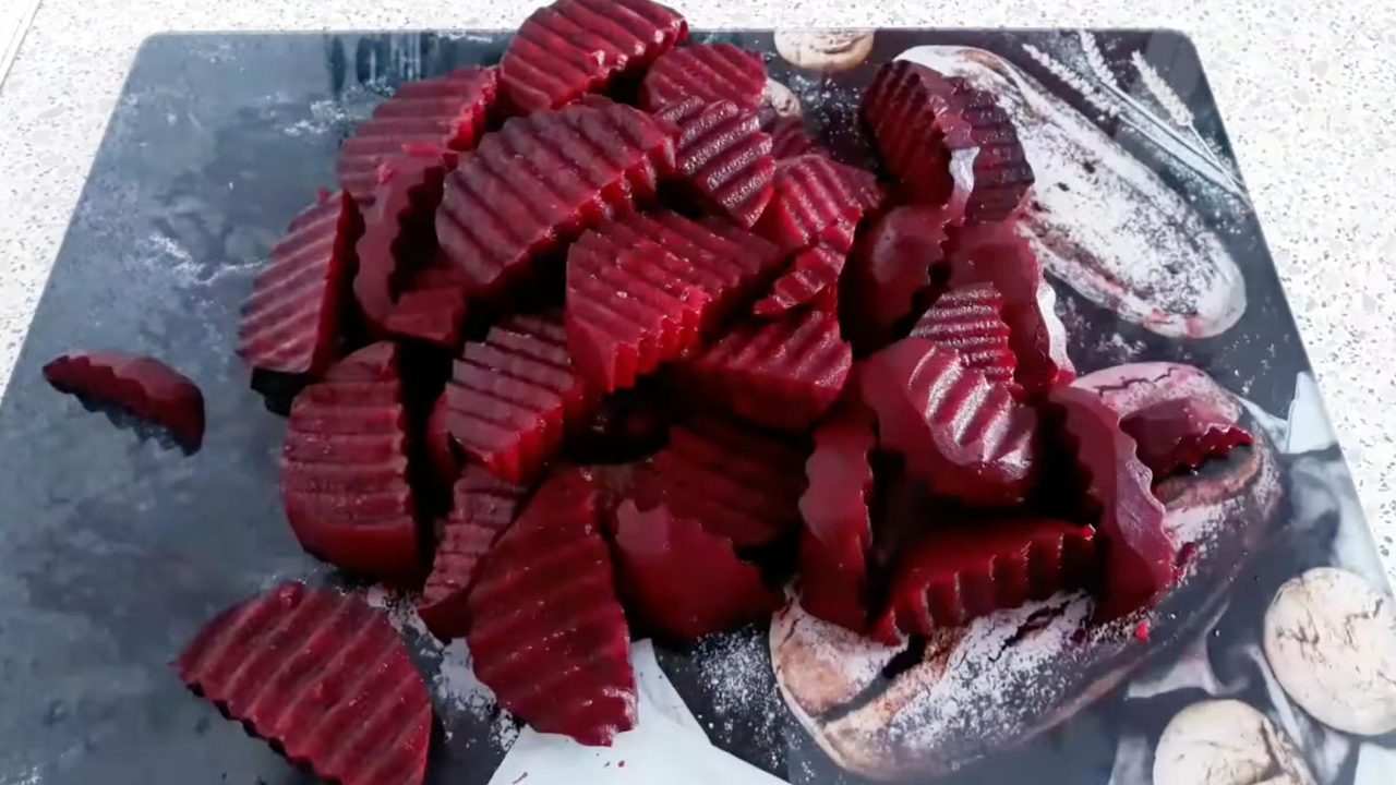 Маринований буряк: і в борщ, і у вінегрет, і в будь-який салат